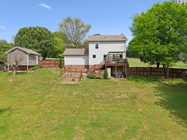 412 Lake Cir, Columbia, TN 38401
