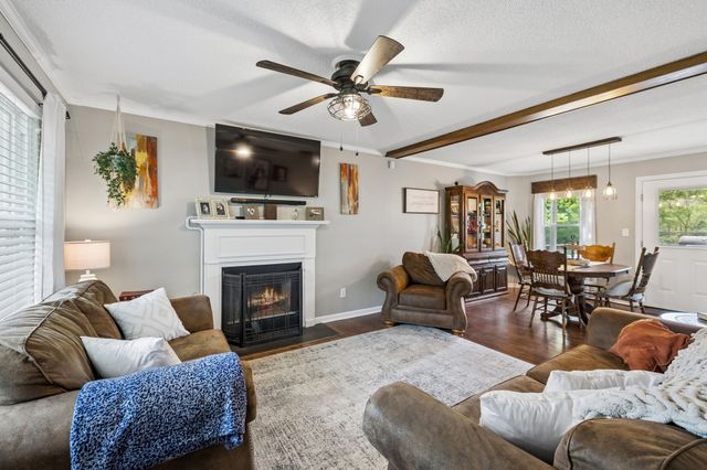 412 Lake Cir, Columbia, TN 38401