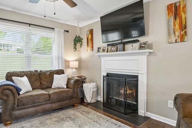 412 Lake Cir, Columbia, TN 38401