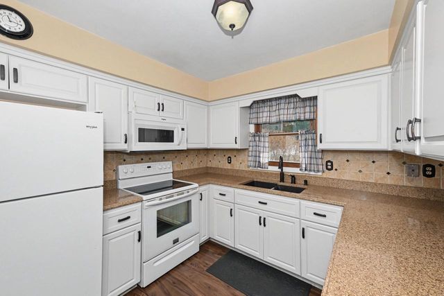 1993 Rambling Rose ROAD, Waukesha, WI 53186