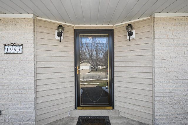 1993 Rambling Rose ROAD, Waukesha, WI 53186