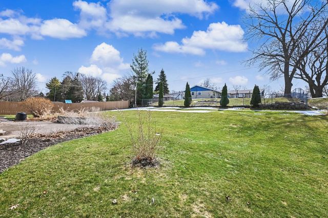 1993 Rambling Rose ROAD, Waukesha, WI 53186