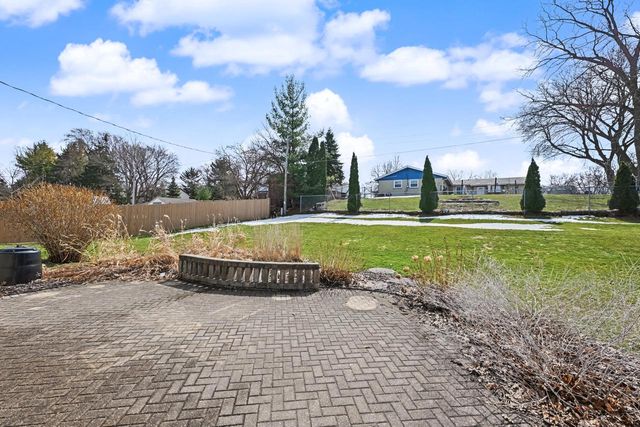 1993 Rambling Rose ROAD, Waukesha, WI 53186