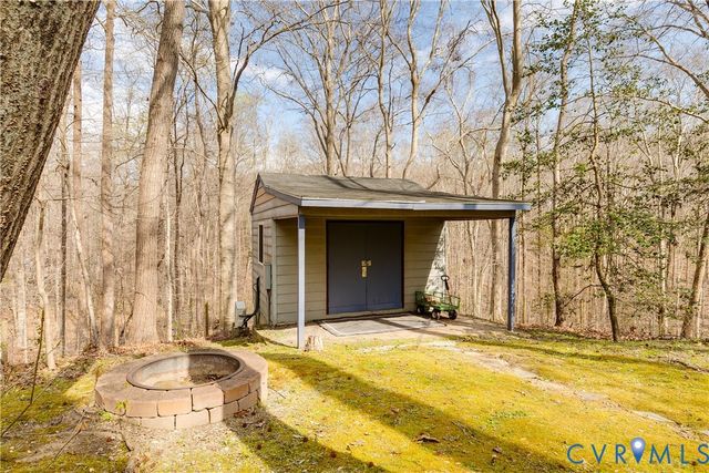 9536 Williamsville Rd, Hanover, VA 23116