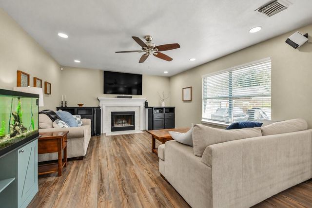 3905 Spring Circle Drive W, Pearland, TX 77584
