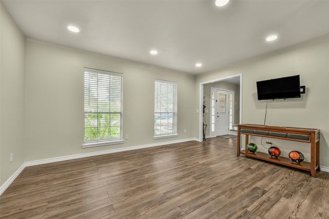 3905 Spring Circle Drive W, Pearland, TX 77584