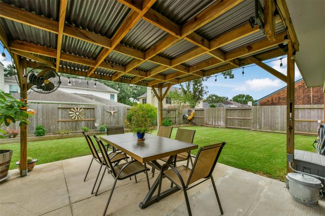 3905 Spring Circle Drive W, Pearland, TX 77584