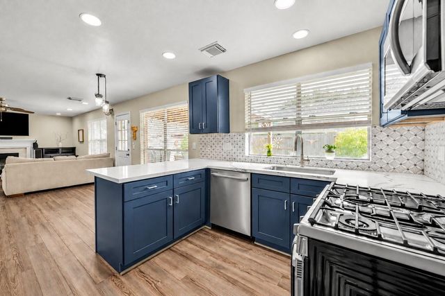 3905 Spring Circle Drive W, Pearland, TX 77584