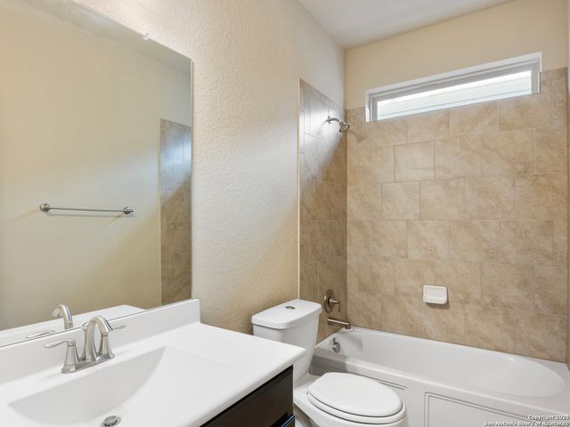 209 Fernwood, Schertz, TX 78108