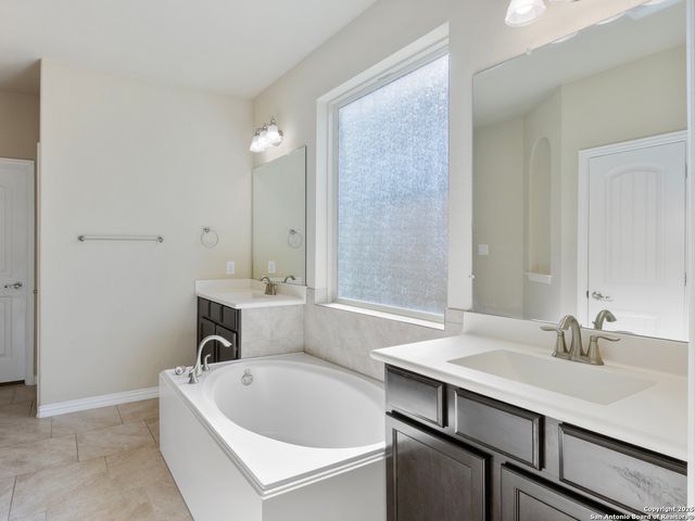 209 Fernwood, Schertz, TX 78108