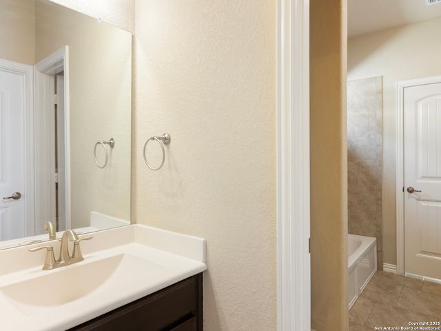 209 Fernwood, Schertz, TX 78108