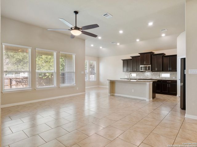 209 Fernwood, Schertz, TX 78108