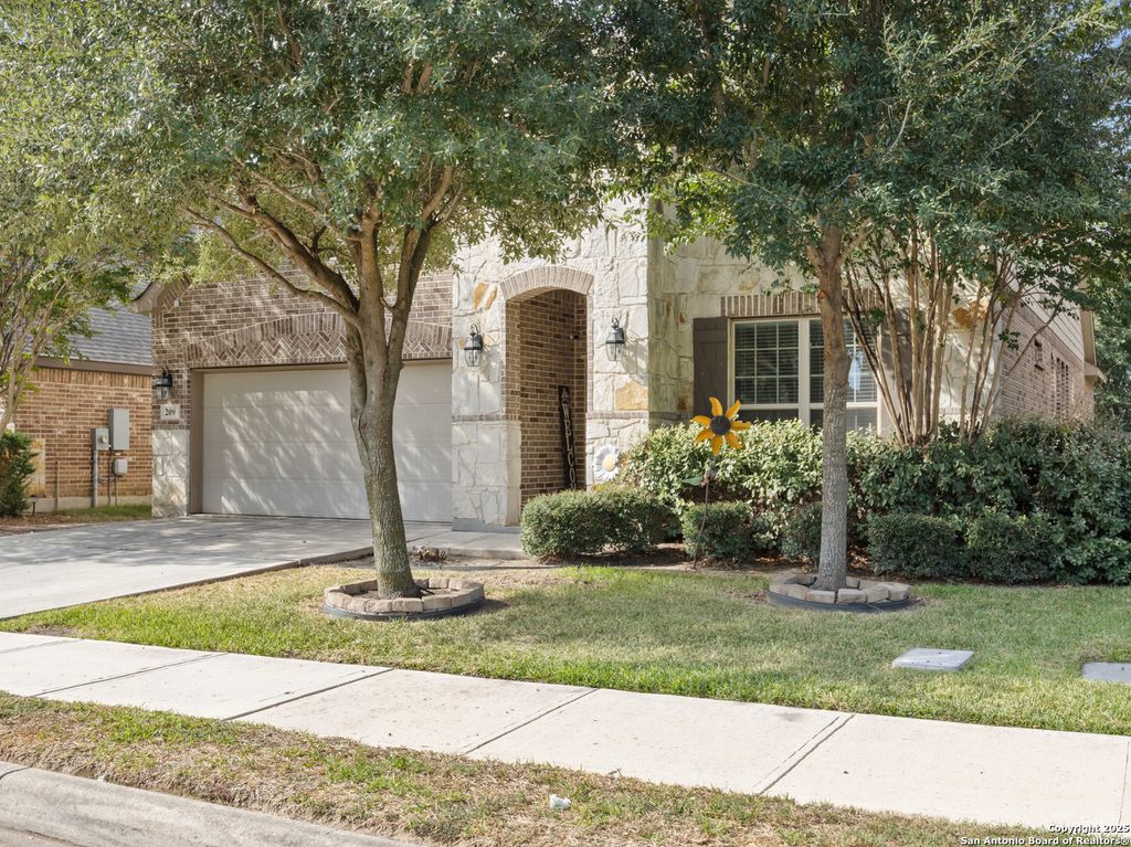 209 Fernwood, Schertz, TX 78108