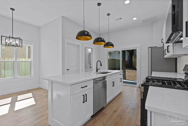 1003 N D St, Pensacola, FL 32501