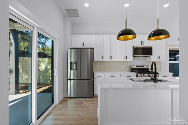 1003 N D St, Pensacola, FL 32501