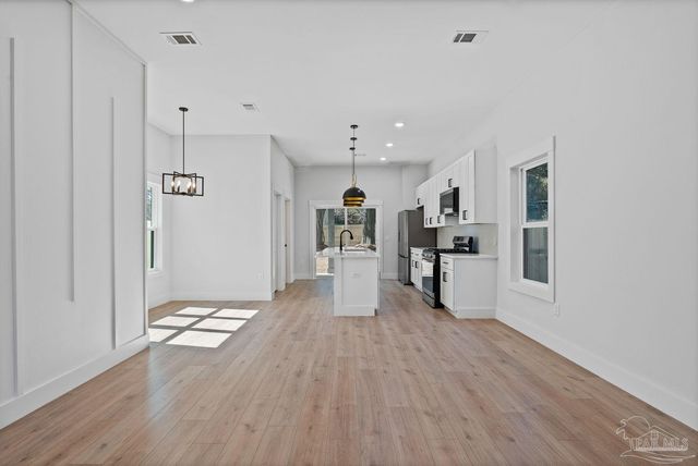 1003 N D St, Pensacola, FL 32501