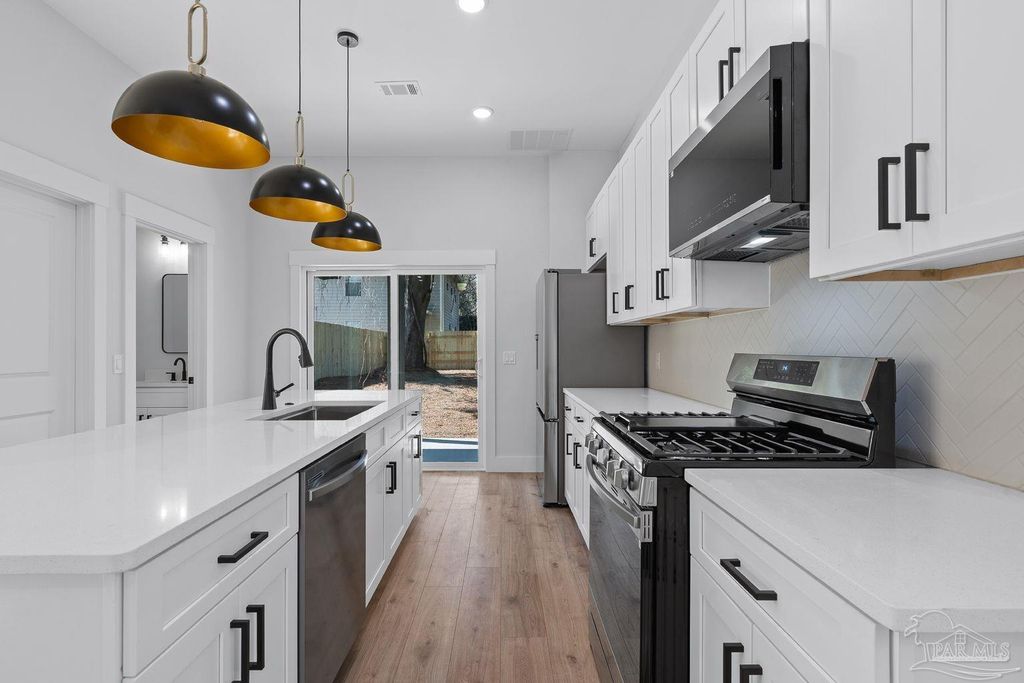 1003 N D St, Pensacola, FL 32501