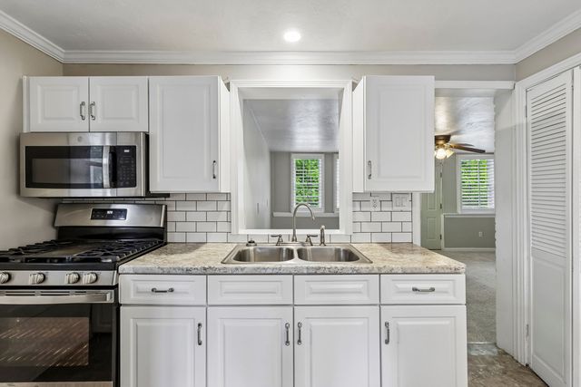 1065 GRANDVIEW AVENUE, Bridgeville, PA 15017