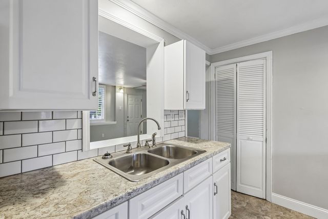 1065 GRANDVIEW AVENUE, Bridgeville, PA 15017