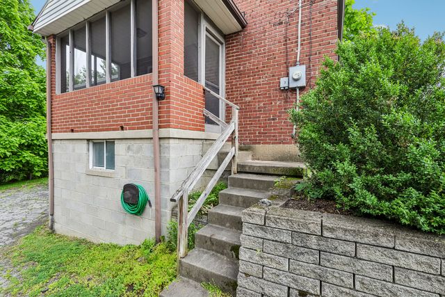 1065 GRANDVIEW AVENUE, Bridgeville, PA 15017