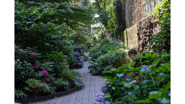 411 E 53rd St Apt 14B, New York City, NY 10022