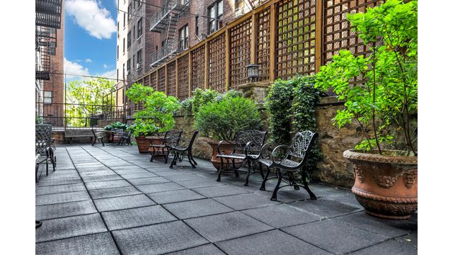 411 E 53rd St Apt 14B, New York City, NY 10022