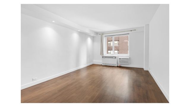411 E 53rd St Apt 14B, New York City, NY 10022