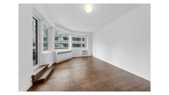 411 E 53rd St Apt 14B, New York City, NY 10022