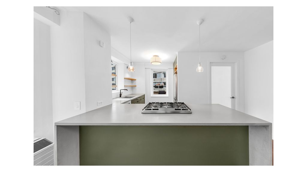 411 E 53rd St Apt 14B, New York City, NY 10022