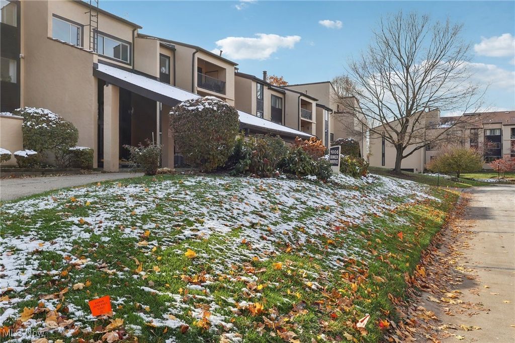 1006 Bunker Drive 204, Fairlawn, OH 44333