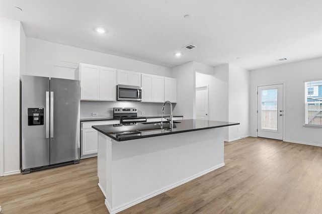 164 Cinnabar LN 2, Kyle, TX 78640