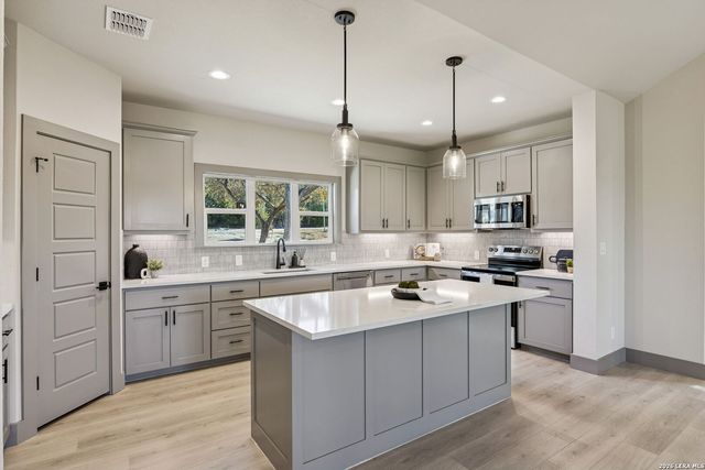 1513 Redwood, Fischer, TX 78623