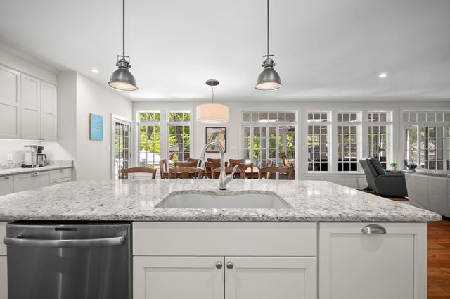 47118 Oak Avenue, Grand Beach, MI 49117