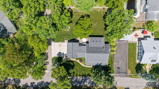 47118 Oak Avenue, Grand Beach, MI 49117