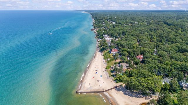 47118 Oak Avenue, Grand Beach, MI 49117