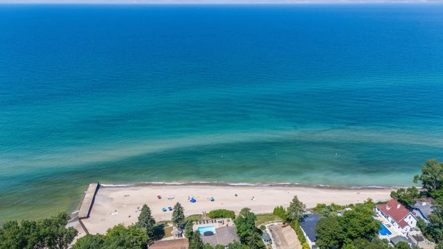47118 Oak Avenue, Grand Beach, MI 49117
