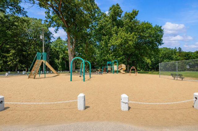 47118 Oak Avenue, Grand Beach, MI 49117