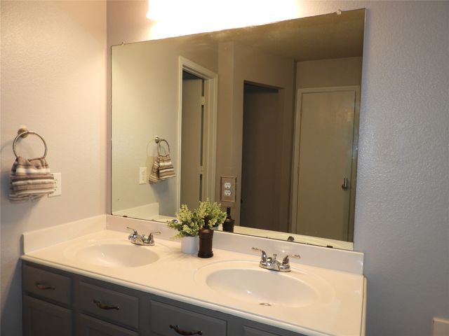 2016 Clinton Drive, Mckinney, TX 75072
