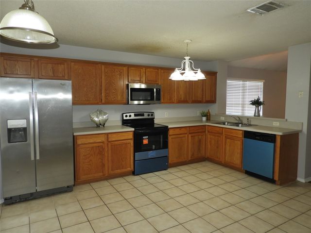 2016 Clinton Drive, Mckinney, TX 75072