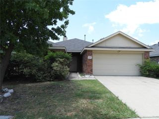 2016 Clinton Drive, Mckinney, TX 75072