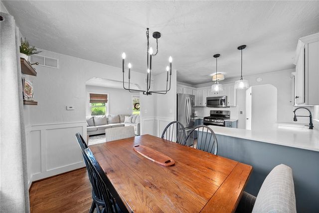 528 Glenrock Dr, Bethel Park, PA 15102