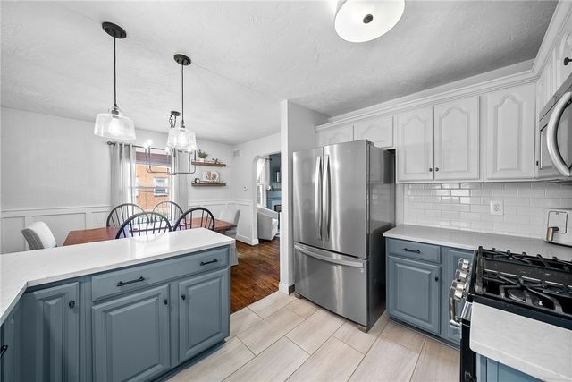 528 Glenrock Dr, Bethel Park, PA 15102