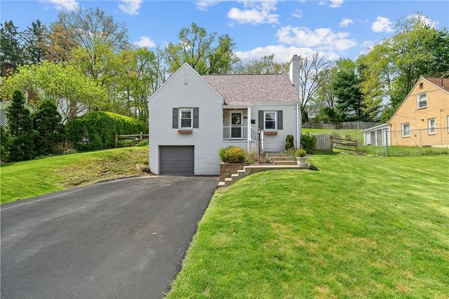 528 Glenrock Dr, Bethel Park, PA 15102