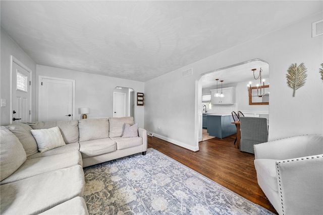 528 Glenrock Dr, Bethel Park, PA 15102