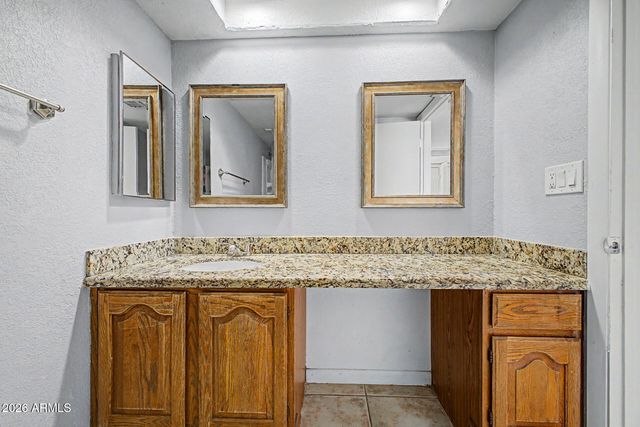 10448 W SELDON Lane, Peoria, AZ 85345