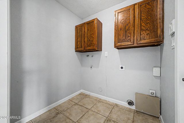 10448 W SELDON Lane, Peoria, AZ 85345