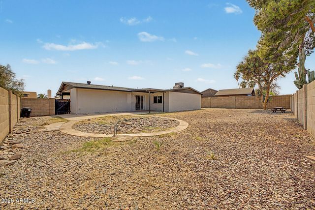 10448 W SELDON Lane, Peoria, AZ 85345