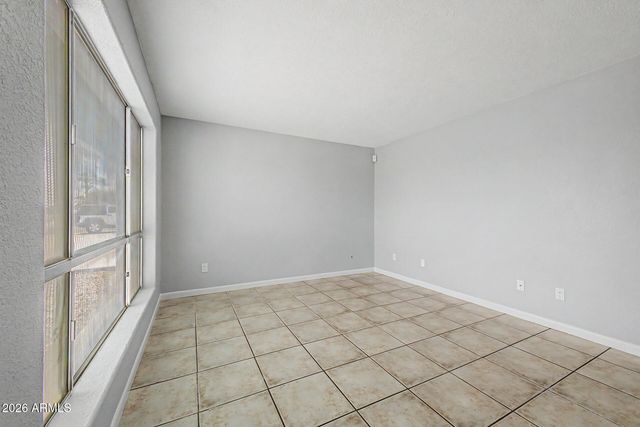 10448 W SELDON Lane, Peoria, AZ 85345