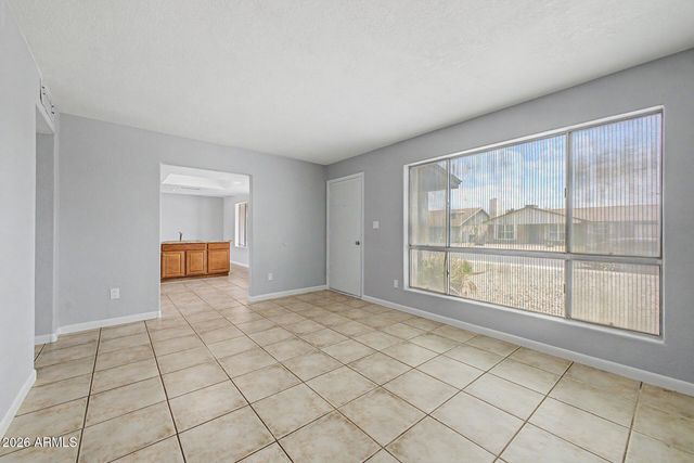 10448 W SELDON Lane, Peoria, AZ 85345