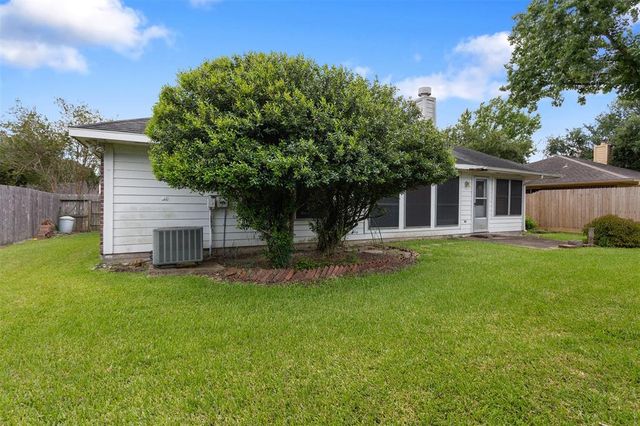 2120 Westminister Street, Pearland, TX 77581